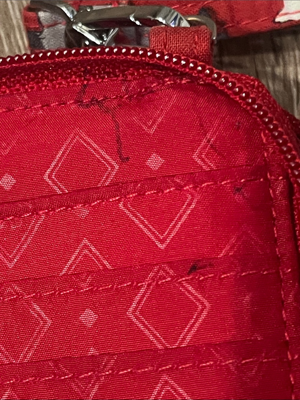 Vera Bradley Red Quilted “Holiday Cat”Pattern Wristlet Wallet - Picture 13 of 15